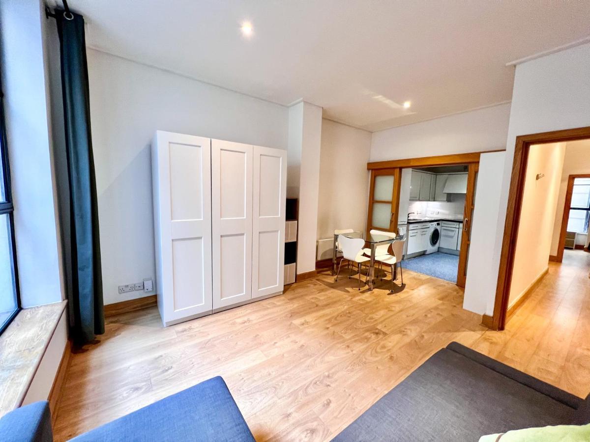 Superior Entire Apartment Between St Pauls Cathedral And Covent Garden London Eksteriør billede