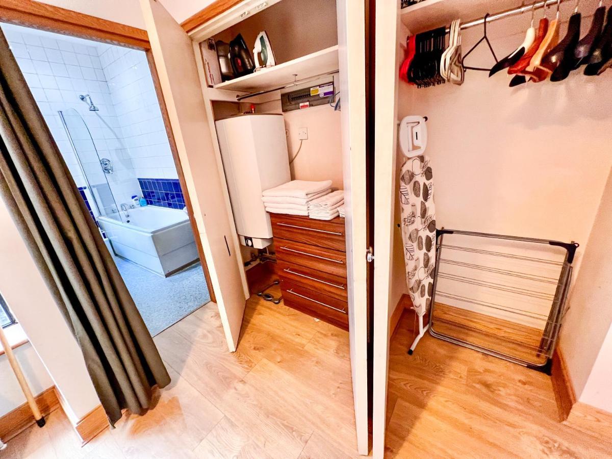 Superior Entire Apartment Between St Pauls Cathedral And Covent Garden London Eksteriør billede