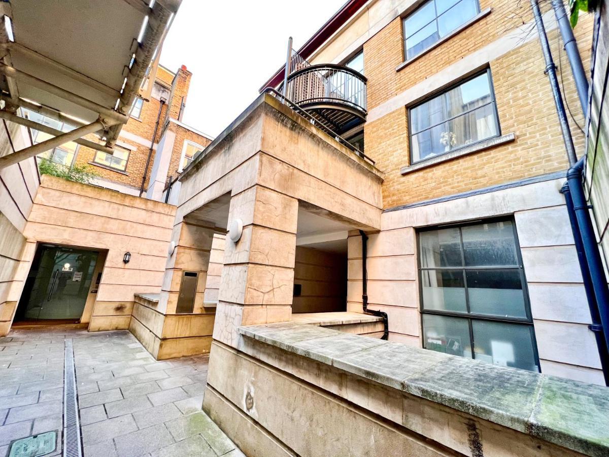 Superior Entire Apartment Between St Pauls Cathedral And Covent Garden London Eksteriør billede